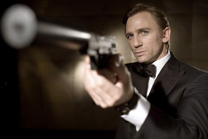U svakom slučaju, Amazon MGM Studios još uvek ne komentariše nagađanja, pa se zvanično saopštenje o tome ko je novi Bond i dalje čeka.