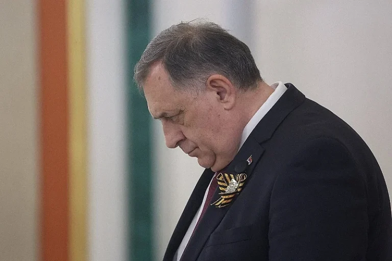 Bizarna najava iz Banje Luke: Dodik najavio tužbu protiv Evropske unije pa odmah pripremio i odstupnicu