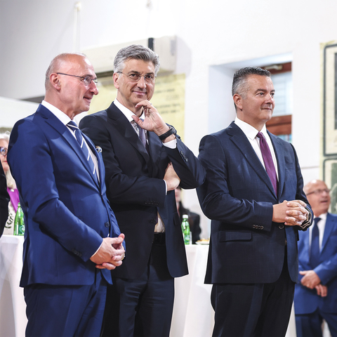 PONOVO STIŽE POMOĆ IZ ZAGREBA: Plenković najavio veliku investiciju za Hrvate u Crnoj Gori, potpisan i važan sporazum